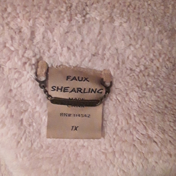 Faux shearling vest - Picture 5 of 6